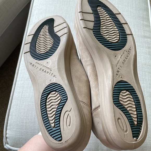 EASY SPIRIT Anti-Gravity Women's Casual Shoes Tan Suede Leather Tie Shoes Sz 8M - Picture 10 of 10